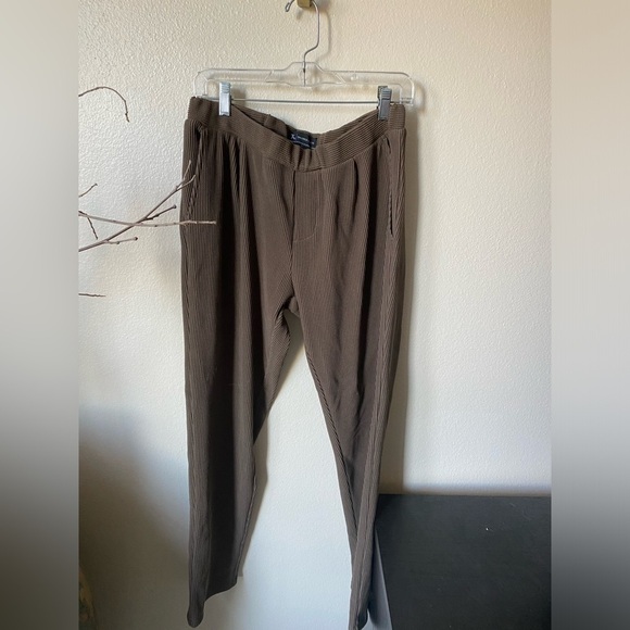 Tailored Athlete Men's Ribbed Pleat Front Cropped Trouser Pants in Brown Size L - Picture 1 of 9